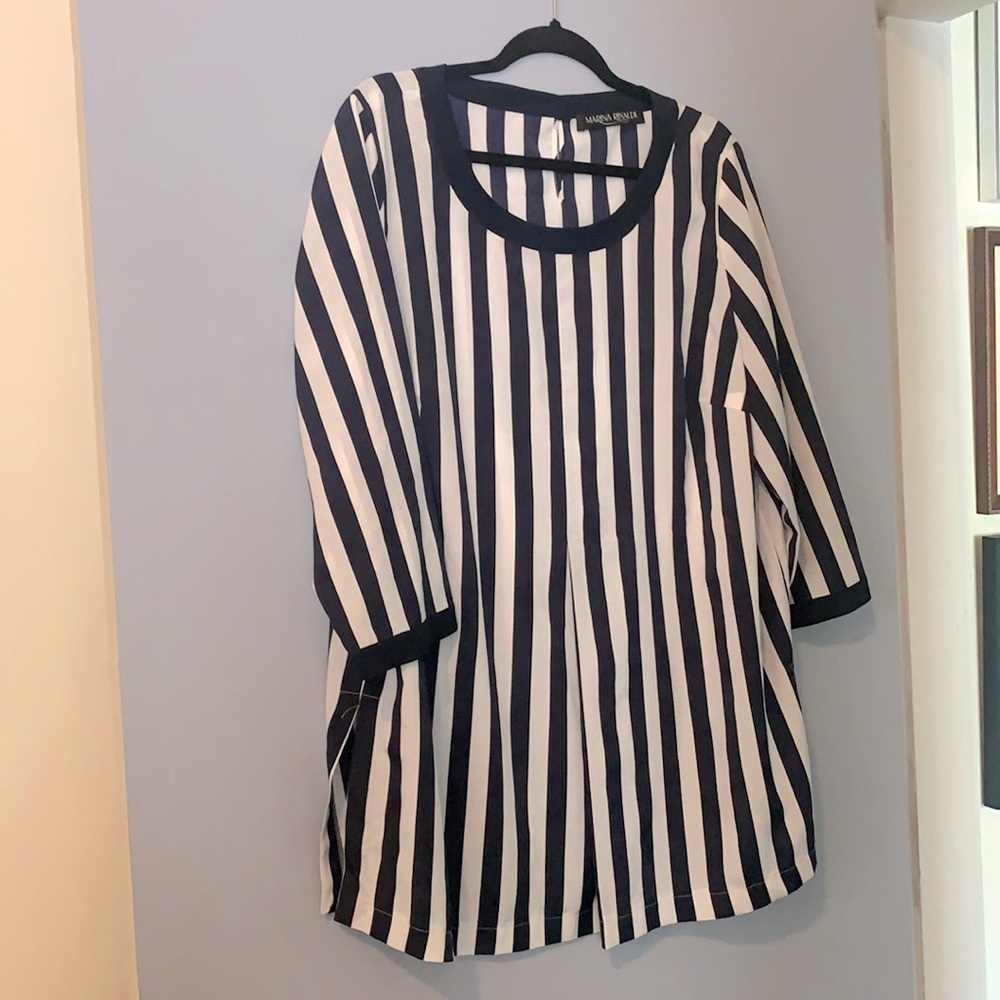 Marina Rinaldi white & navy flowy top s16 like new